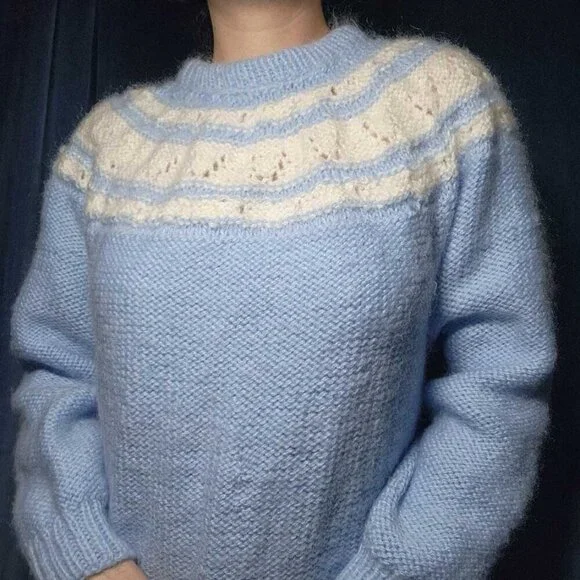 Vintage adorable pastel blue and white cloudy soft fluffy hand knit sweater - Picture 2 of 7